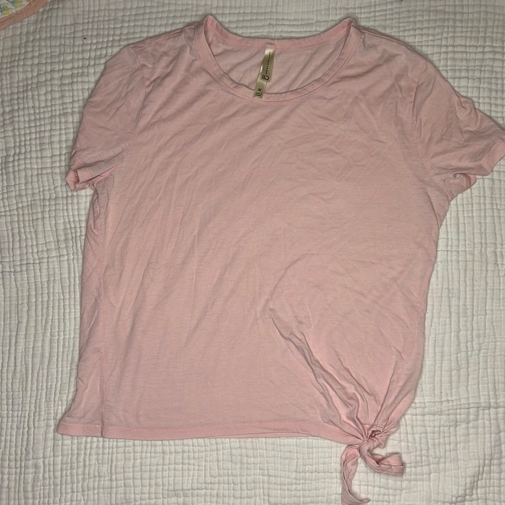 Womens Lt Pink Short Sleeve Swoopneck Tshirt Sz and Med